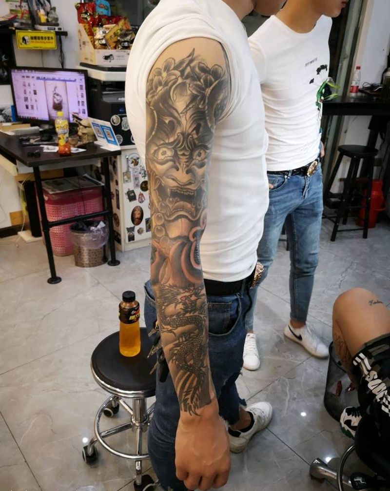 大花臂纹身图片_手臂新传统纹身图案