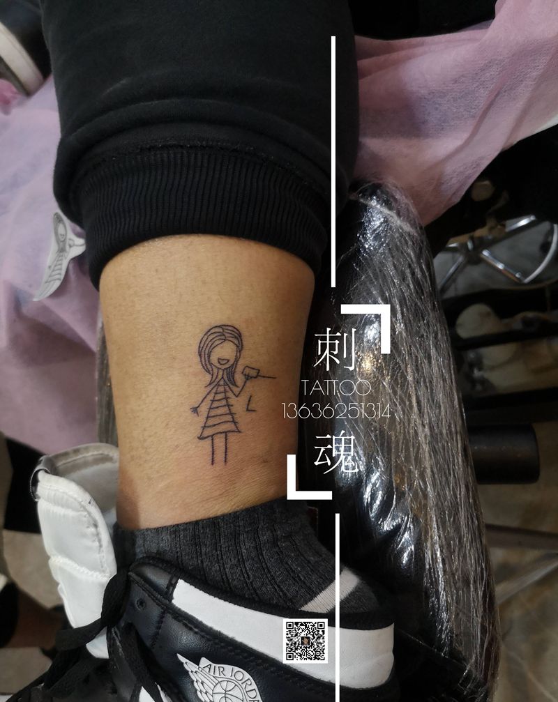 小情侣纹身图片_腿部几何纹身图案