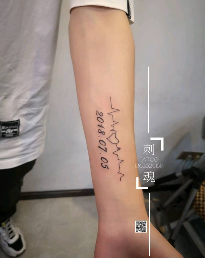 小清新字母纹身图片_手臂几何纹身图案