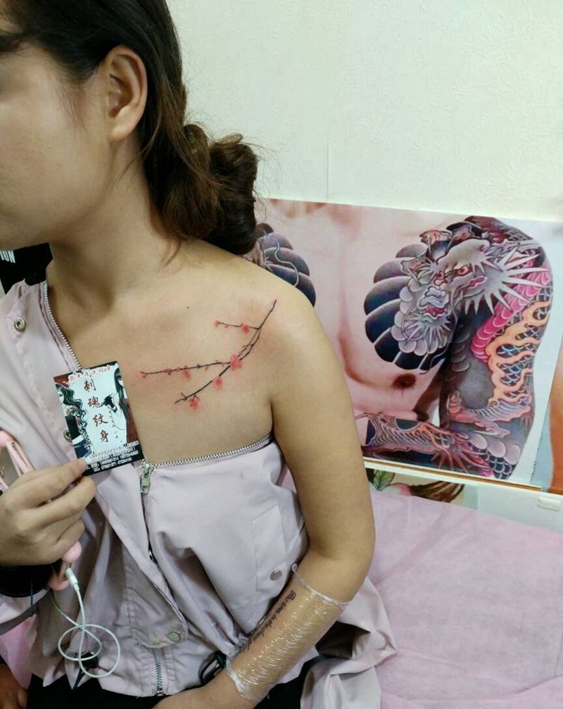 小清新碎花纹身图片_胸部传统清新几何植物原创花絮生活成品手稿纹身图案