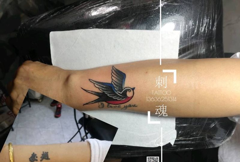遮盖 燕子纹身图片_手臂水彩Old School纹身图案