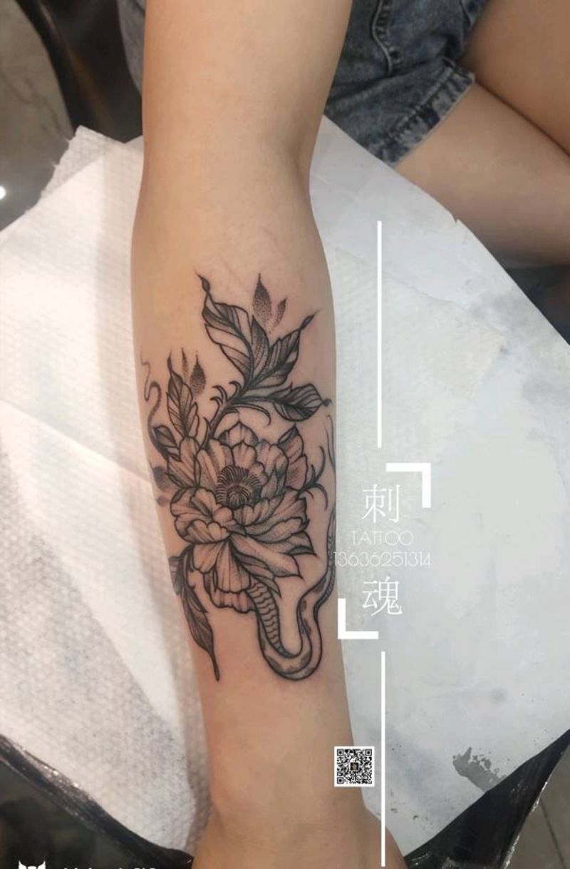 花絮纹身图片_手臂几何纹身图案