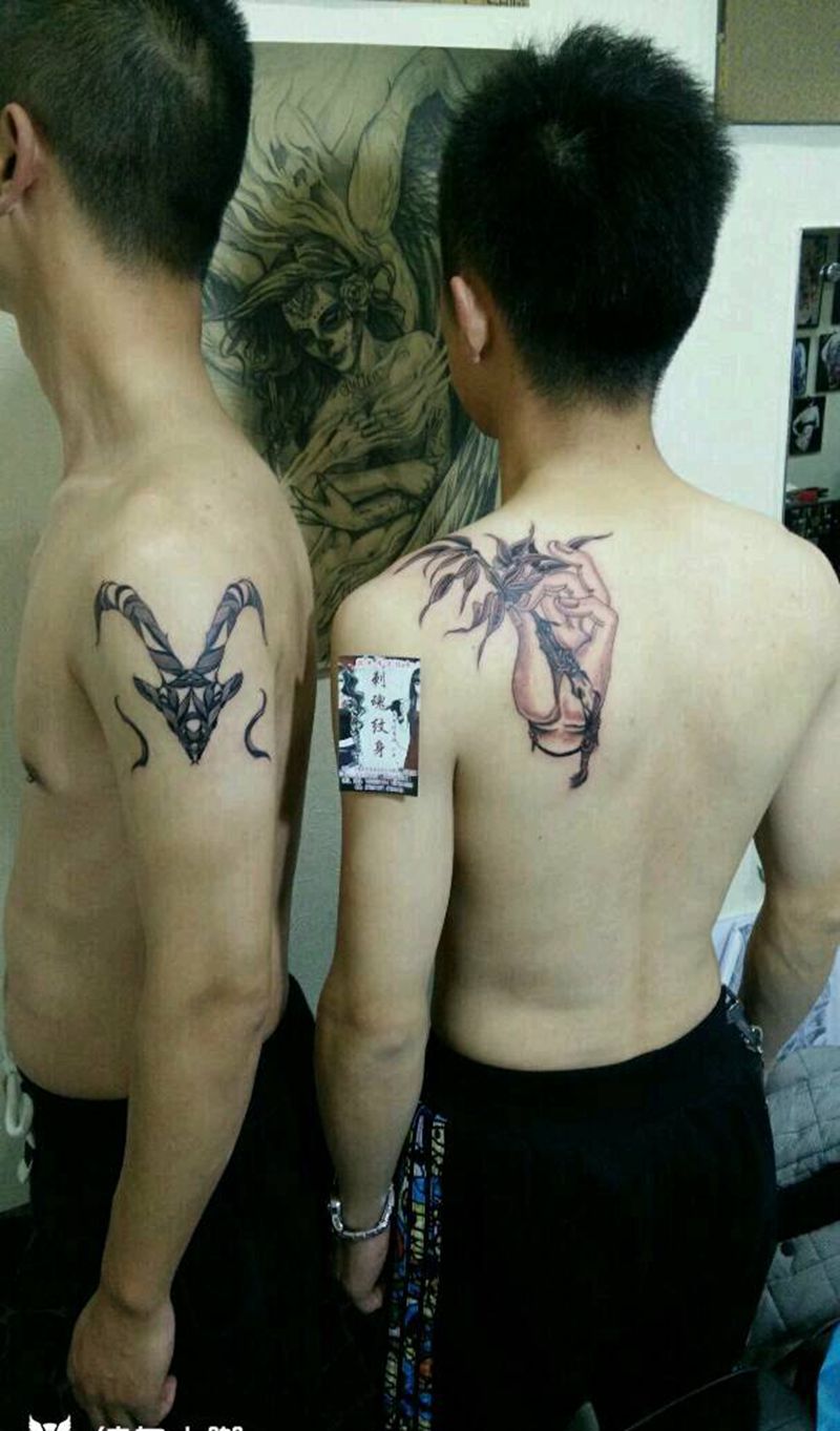 近期小图纹身图片_肩部手臂清新纹身图案