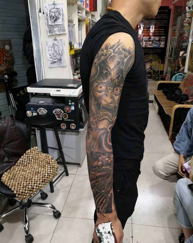 花臂衔接纹身图片