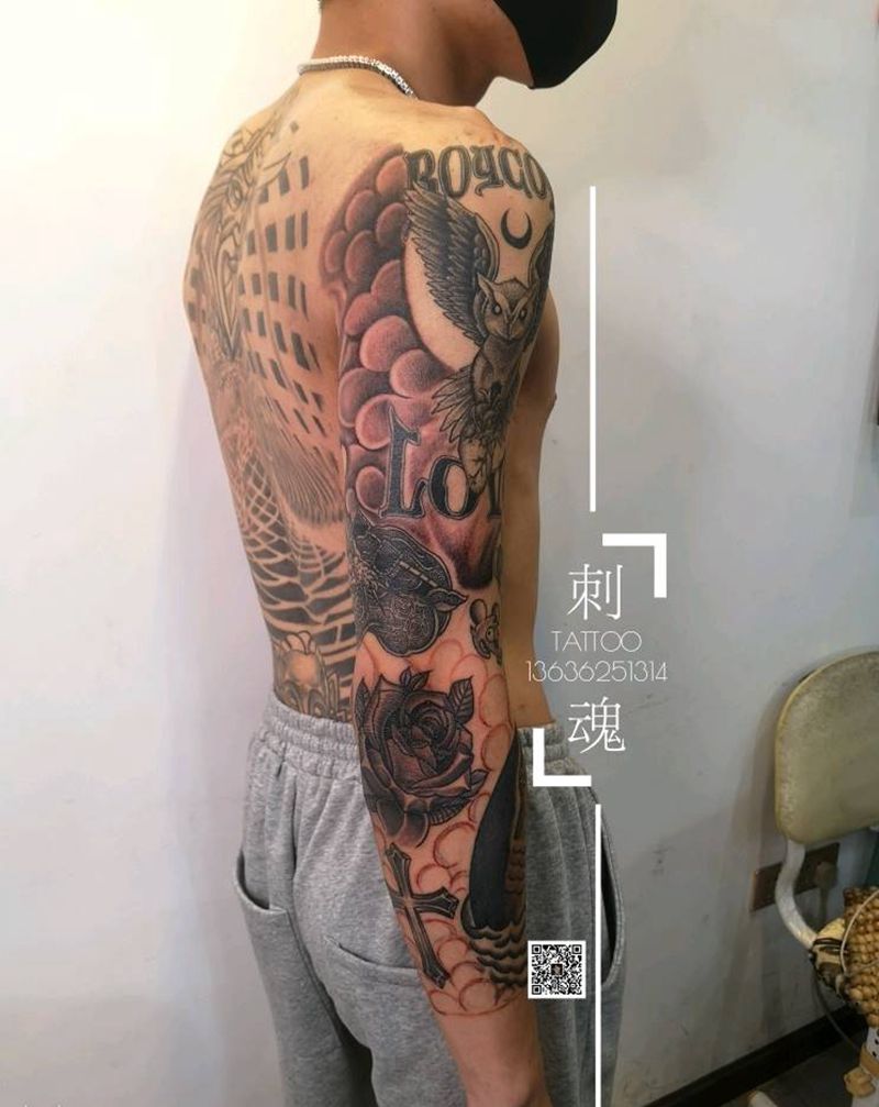 小花臂诞生中纹身图片_手臂Old School纹身图案