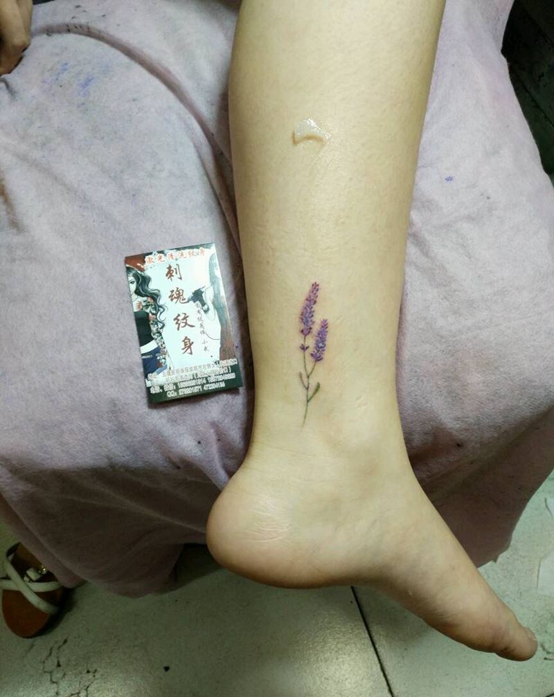 薰衣草纹身图片_腿部清新写实植物原创花絮生活成品手稿纹身图案