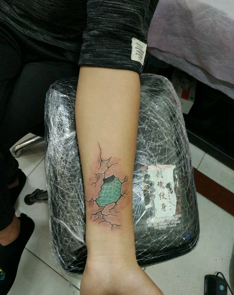 小臂裂纹纹身图片_手臂传统字符原创花絮生活成品纹身图案