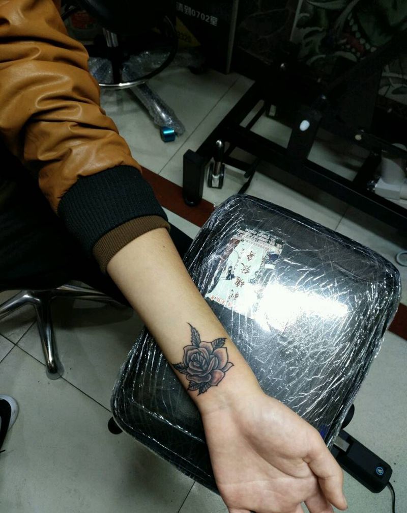 玫瑰纹身图片_传统清新植物原创花絮生活成品插画纹身图案