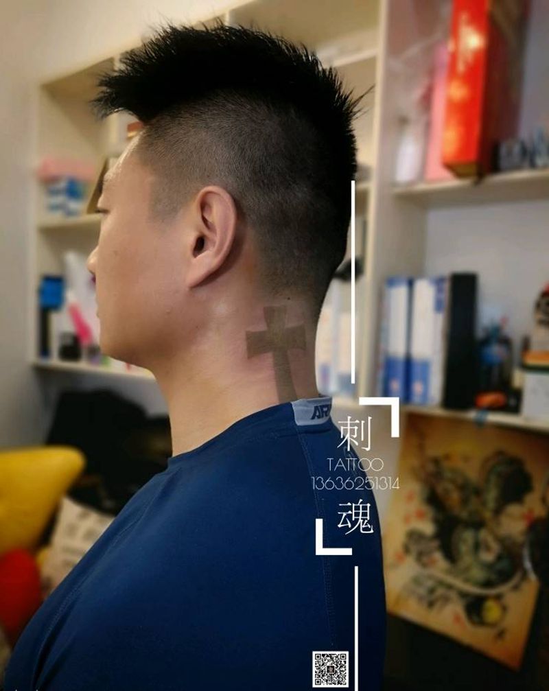 刺魂纹身作品集纹身图片_颈部纹身图案
