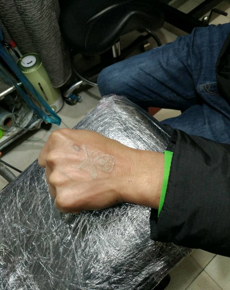 清洗旧纹身纹身图片_手部清新原创花絮生活成品纹身图案