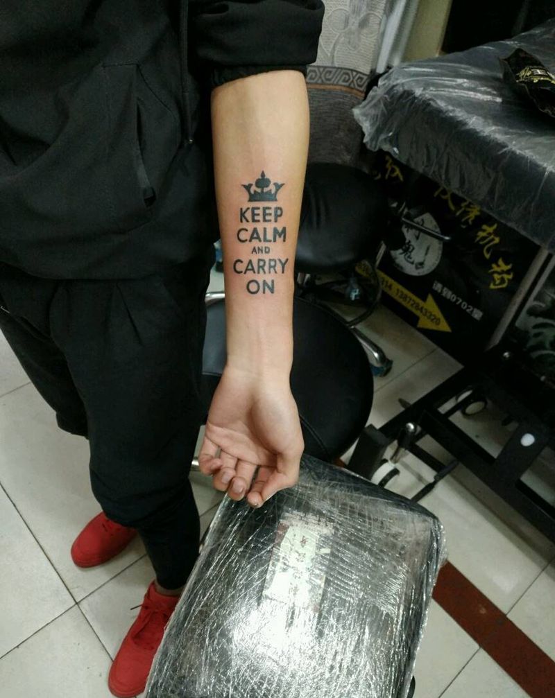 字母 皇冠纹身图片_手臂传统清新字符图腾原创花絮生活成品插画纹身图案