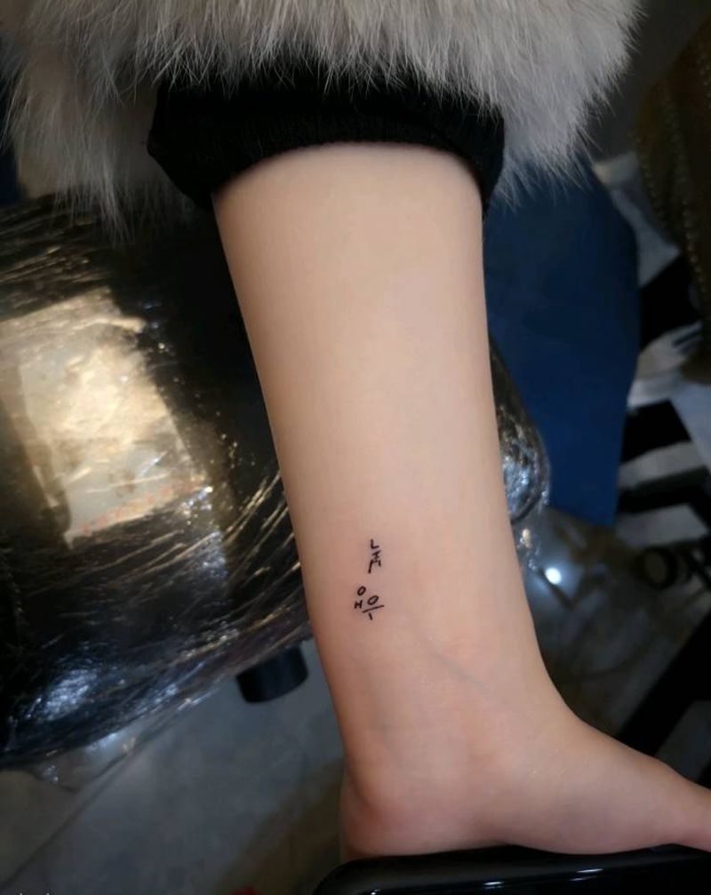 小迷你纹身图片_手部几何纹身图案