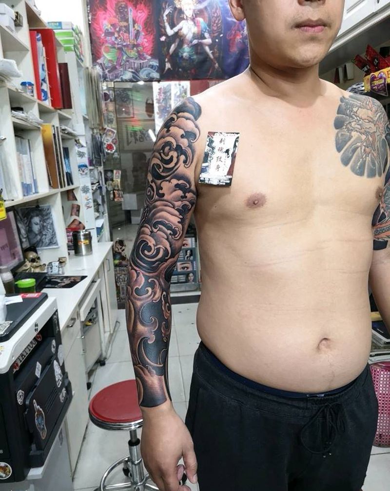 水浪花臂纹身图片