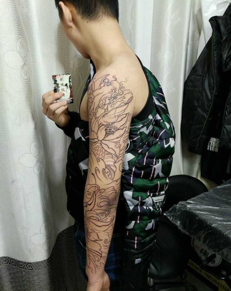 大花臂线条纹身图片_手臂传统清新字符原创花絮生活成品插画纹身图案