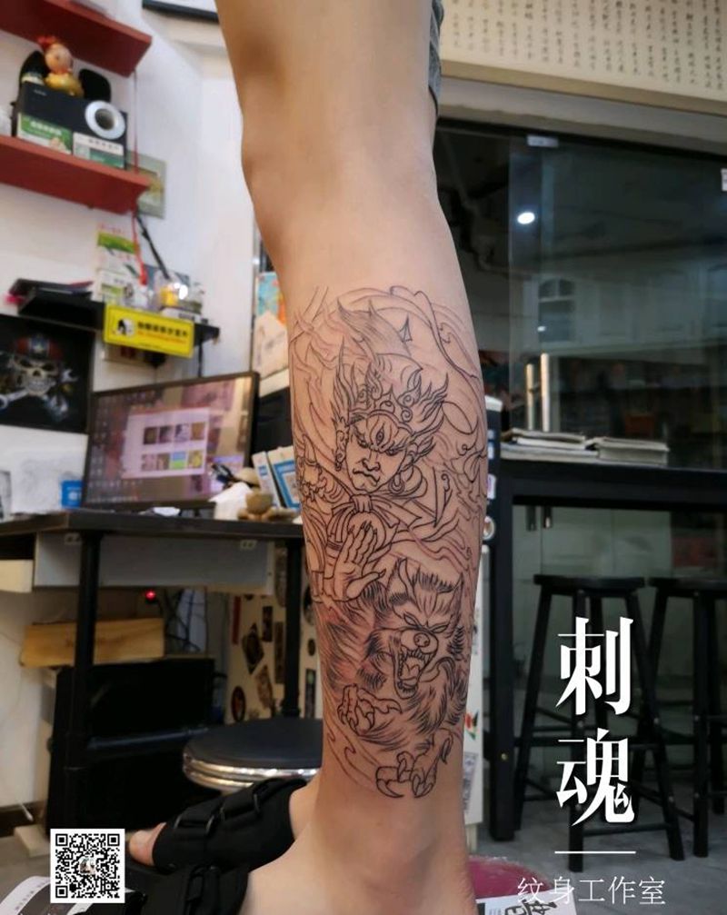 二郎神线条纹身图片_腿部新传统纹身图案