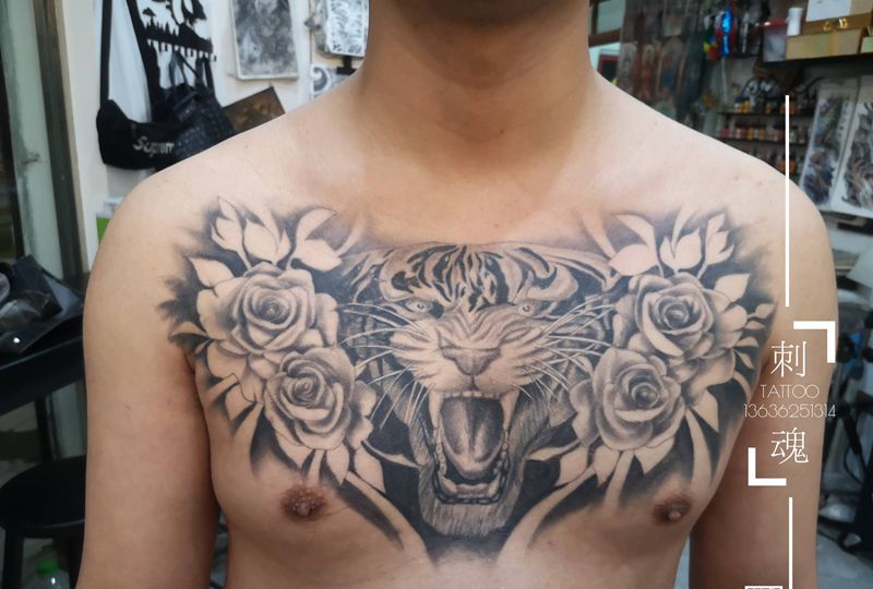 恢复后期效果纹身图片_胸部新传统纹身图案