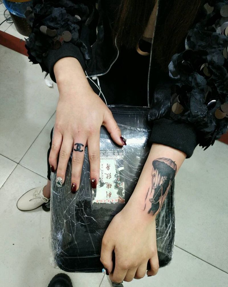 小图纹身图片_手部传统清新原创花絮生活成品纹身图案