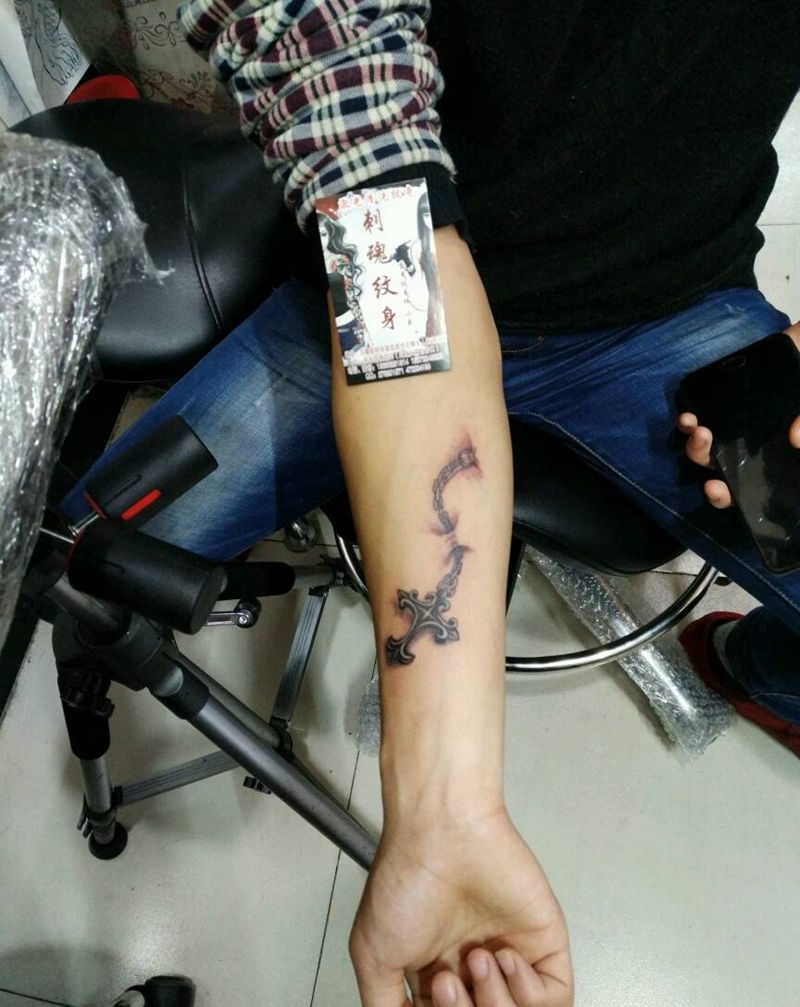 十字架纹身图片_手臂传统清新原创花絮生活成品手稿纹身图案