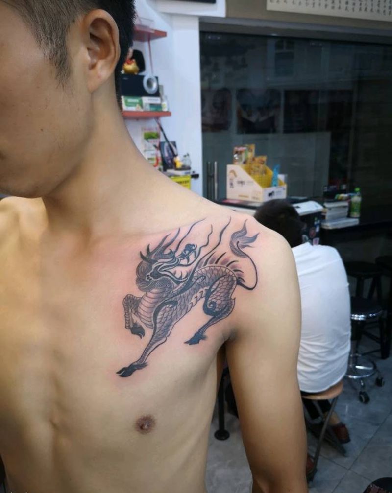 麒麟纹身图片_胸部新传统麒麟纹身图案