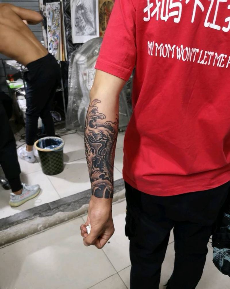 修改鳌鱼，添加水浪纹身图片