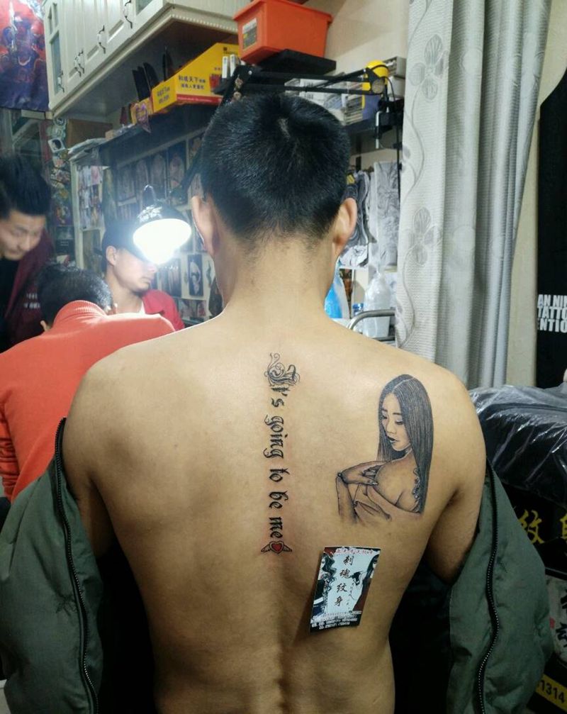 哥特字母纹身图片_颈部清新字符图腾原创花絮生活成品插画纹身图案