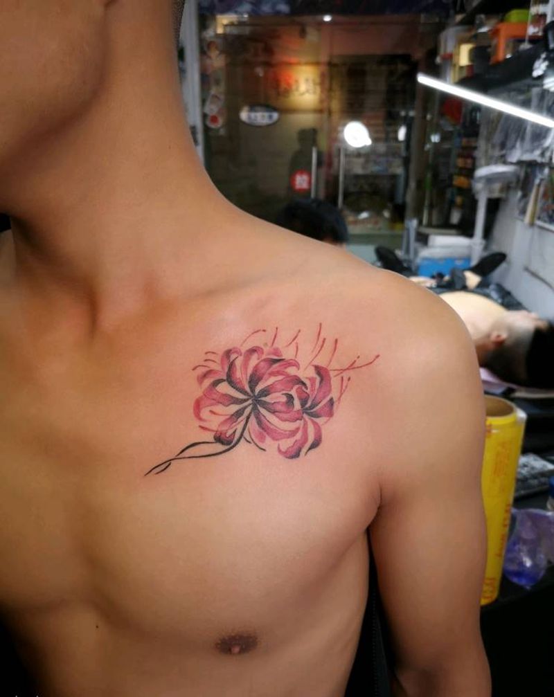 彼岸花，草莓纹身图片_胸部水彩纹身图案