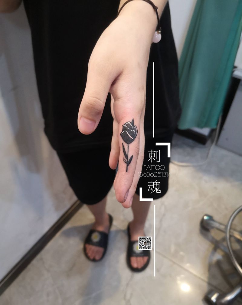 近期各种小图纹身图片_手臂几何新传统纹身图案