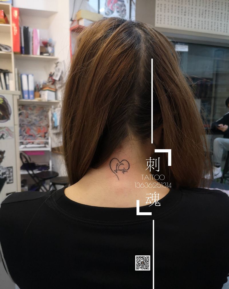 小清新纹身图片_手臂颈部几何纹身图案