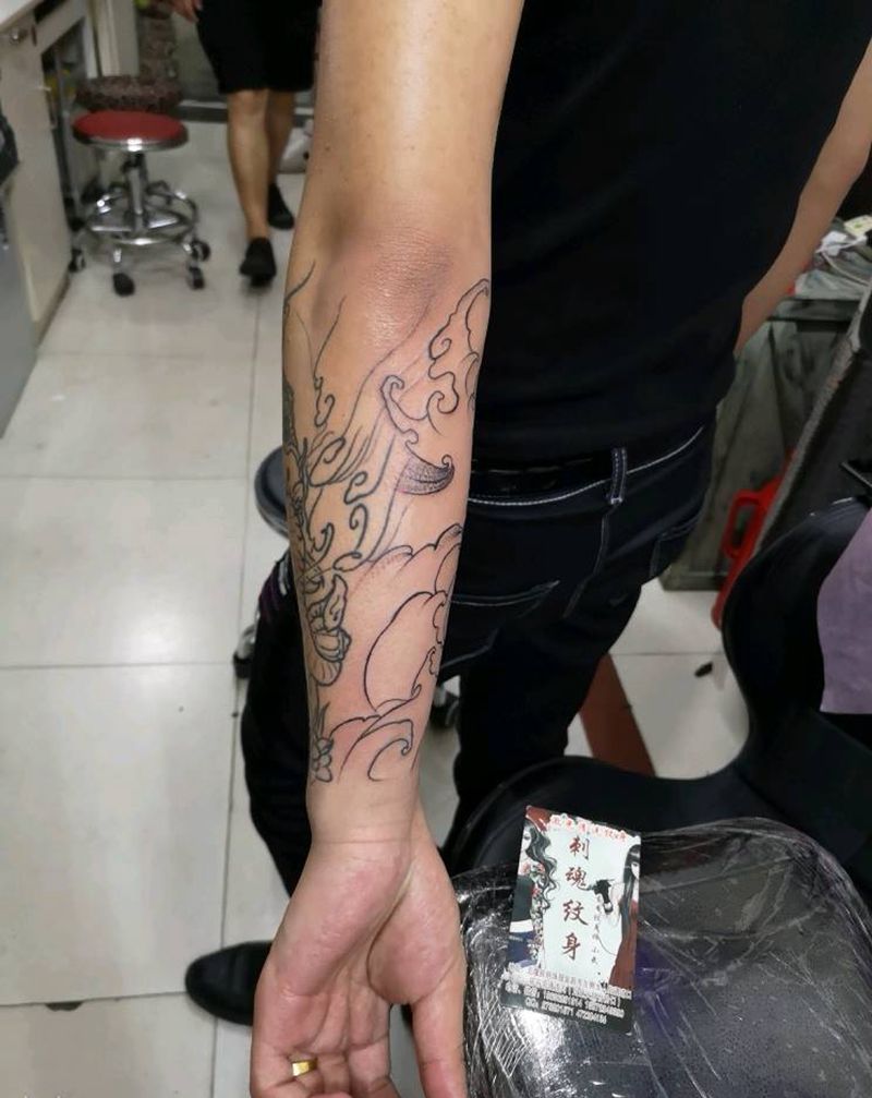 包小臂线条纹身图片_手臂新传统纹身图案