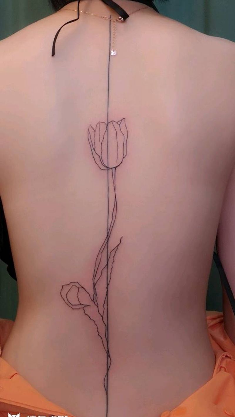 线纹身图片_背部几何纹身图案