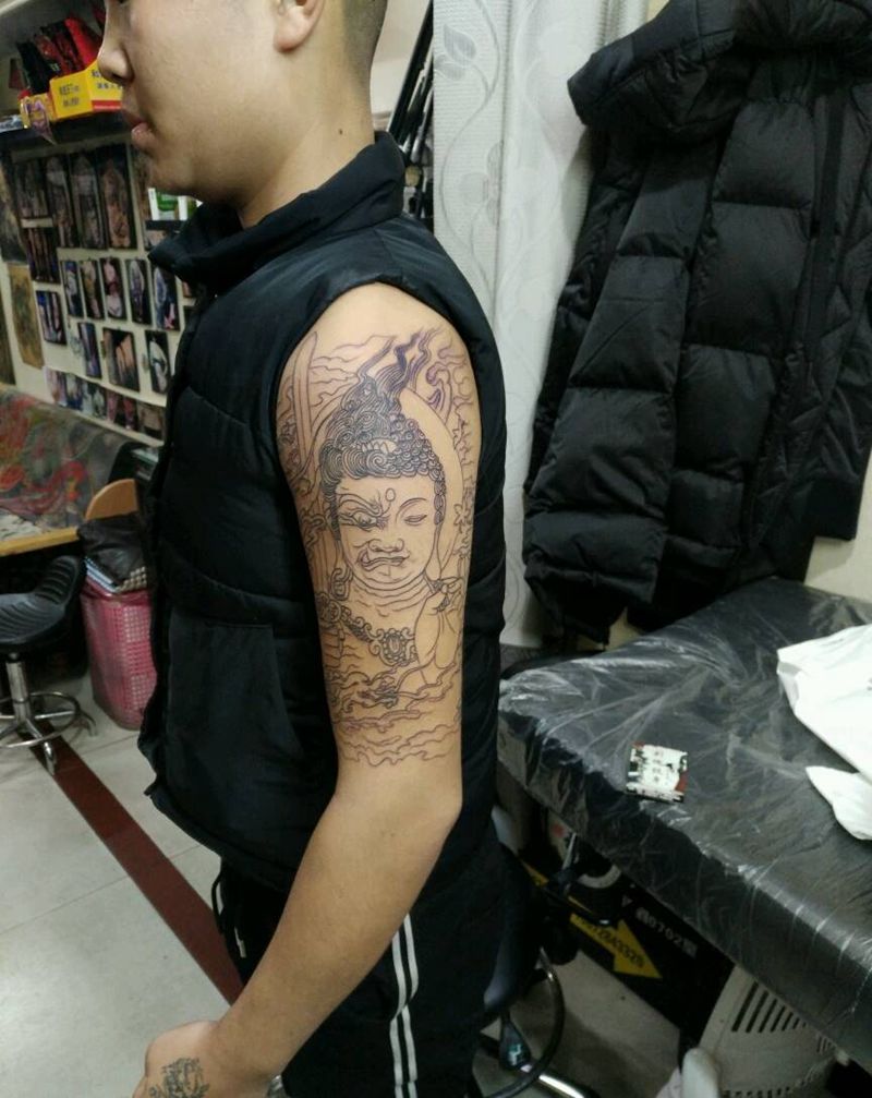 大臂不动明王线条纹身图片_手臂传统人物宗教原创花絮生活成品插画纹身图案