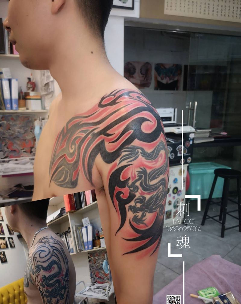 半甲图腾修改上色纹身图片_肩部新传统图腾纹身图案
