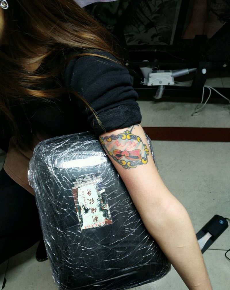 遮盖旧字母纹身图片_手臂传统清新静物原创花絮生活成品纹身图案