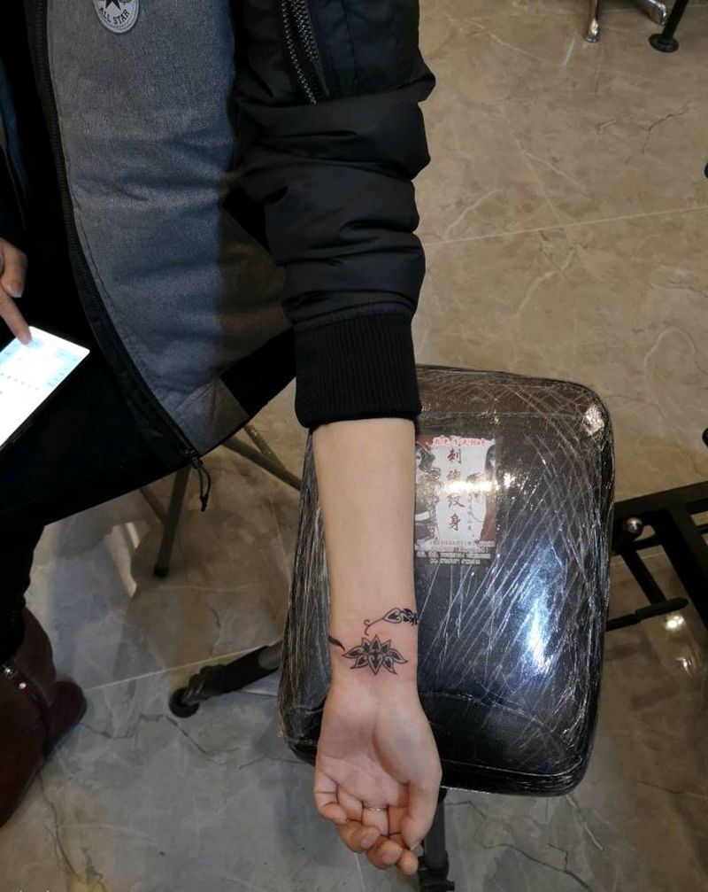 手环蛇图腾纹身图片_手臂新传统纹身图案