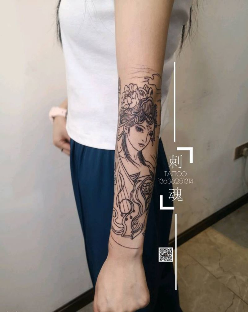 小臂艺妓纹身图片_手臂新传统几何纹身图案