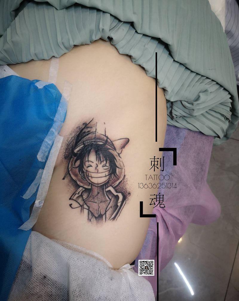 海贼王路飞纹身图片_腿部新传统纹身图案