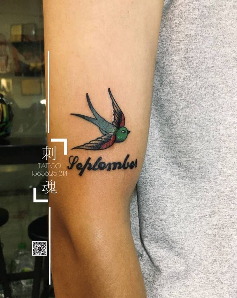 小燕子纹身图片_肩部新传统几何纹身图案