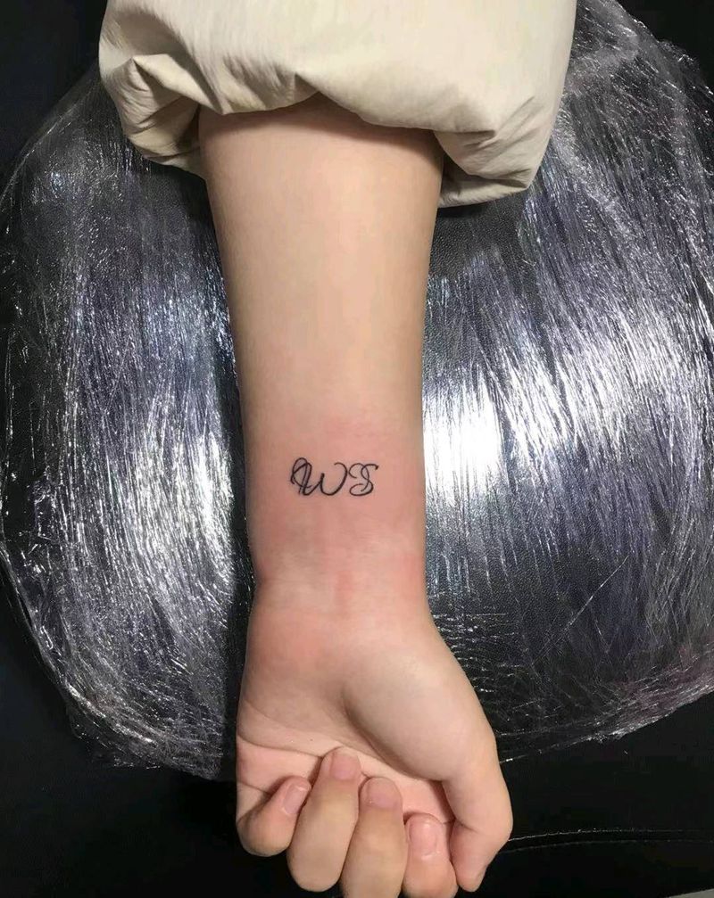 小清新字母纹身图片_手臂几何纹身图案