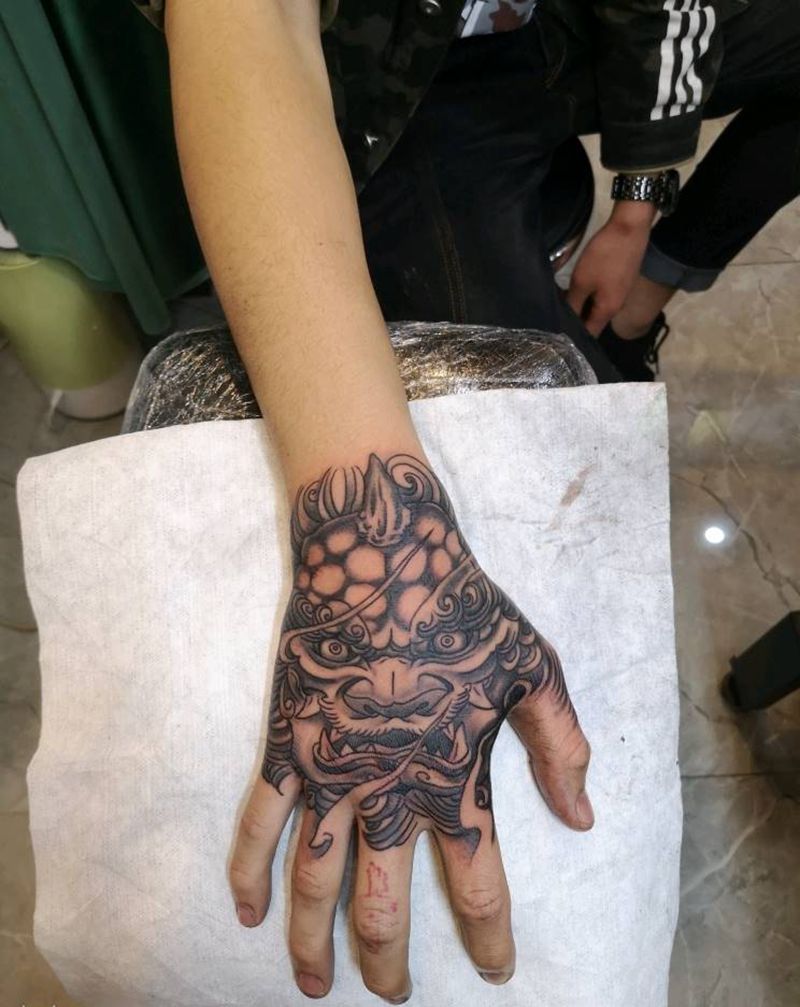 近期作品纹身图片_手部新传统纹身图案