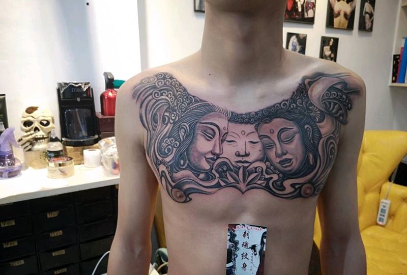 花胸 半成品纹身图片_胸部纹身图案