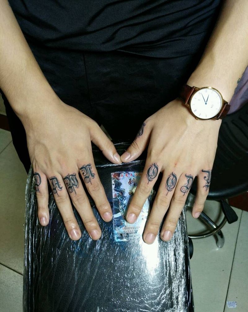 手指花体字纹身图片_手部传统清新图腾原创花絮生活成品手稿纹身图案