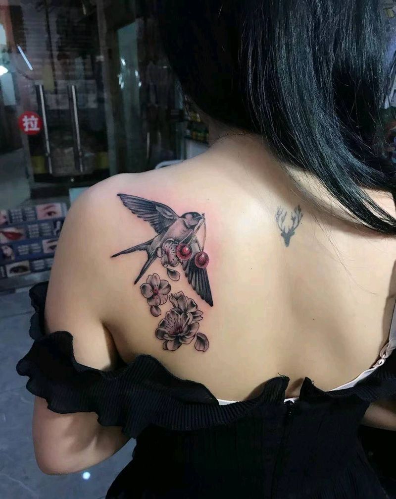 遮盖疤痕纹身图片_肩部老传统纹身图案