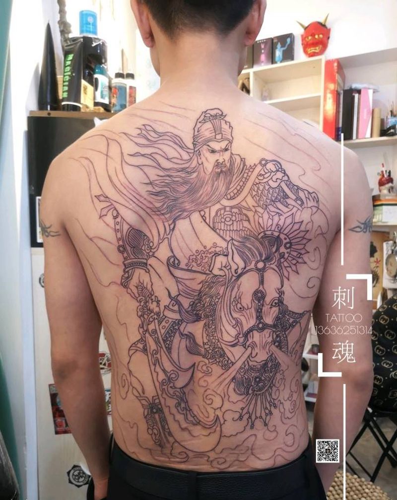 满背线条纹身图片_背部几何纹身图案