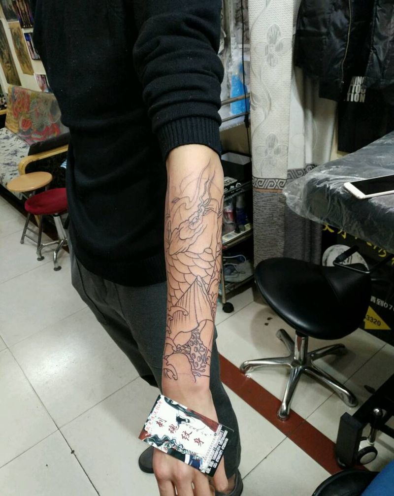 锦鲤纹身图片_手臂传统动物原创花絮生活成品手稿纹身图案