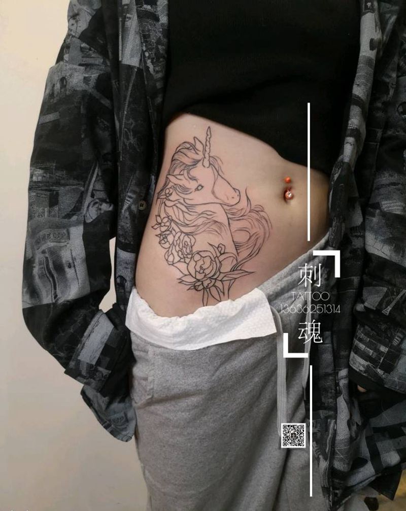 独角兽纹身图片_腰部几何纹身图案