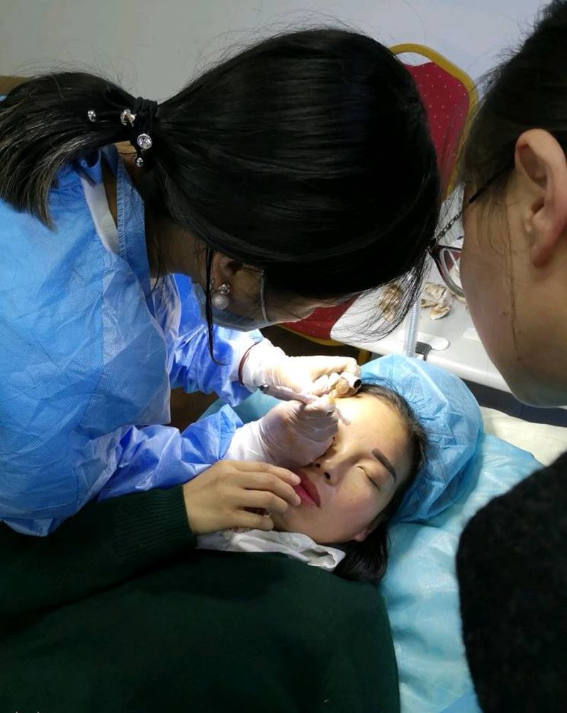 眉眼唇纹身图片