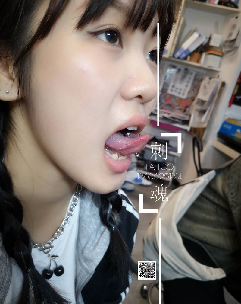 各种穿孔纹身图片_穿孔纹身图案