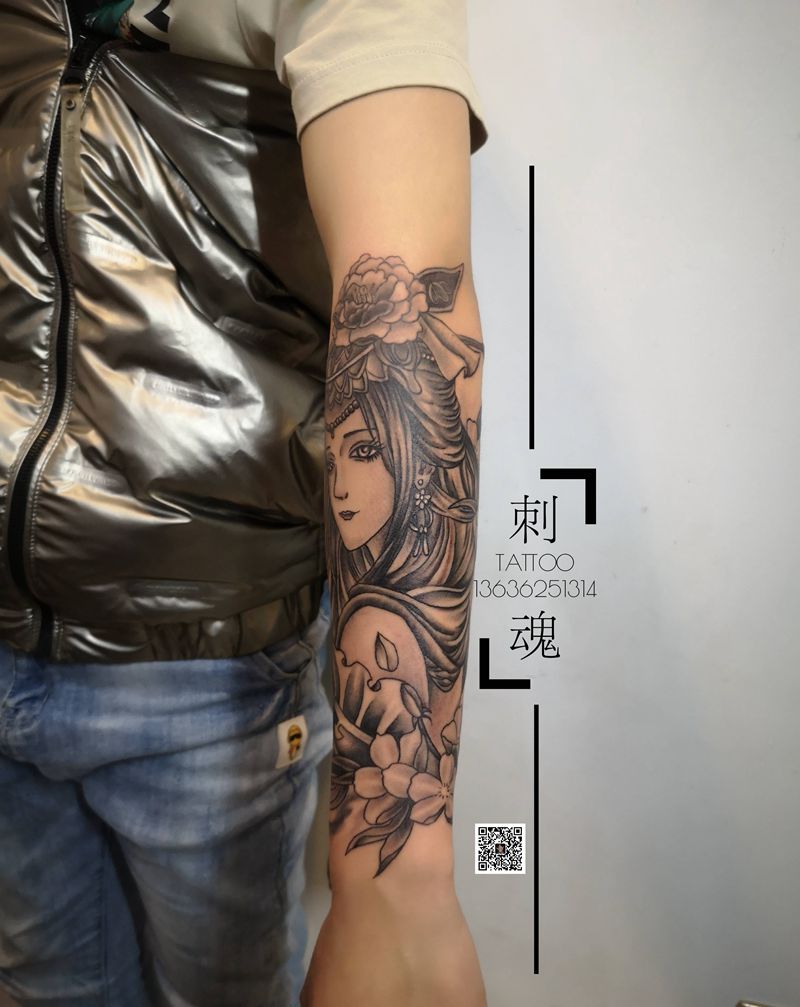 小臂艺伎纹身图片_手臂新传统纹身图案