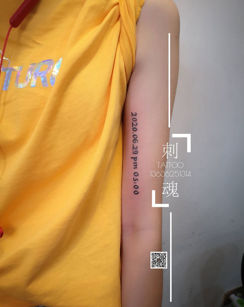 小清新字母纹身图片_手臂几何纹身图案