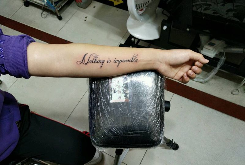 哥特式英文纹身图片_手臂字符图腾原创花絮生活成品插画纹身图案